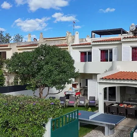 2 Jacuzis Villa-rooftop-airhockey-glamroom-igready *