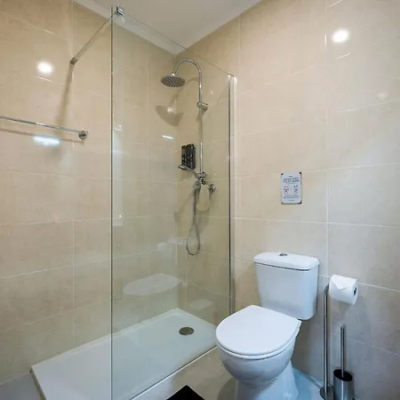 2 Jacuzis Villa-rooftop-airhockey-glamroom-igready * Albufeira
