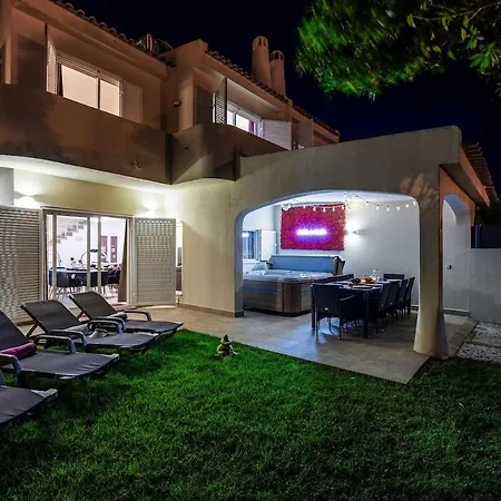 2 Jacuzis Villa-rooftop-airhockey-glamroom-igready Albufeira